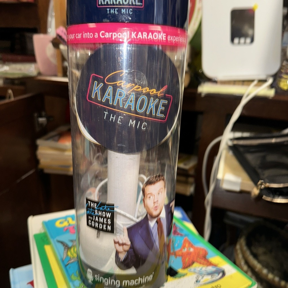 BLUETOOTH MIC Carpool Karaoke Wireless Microphone for Cars White SINGING MACHINE